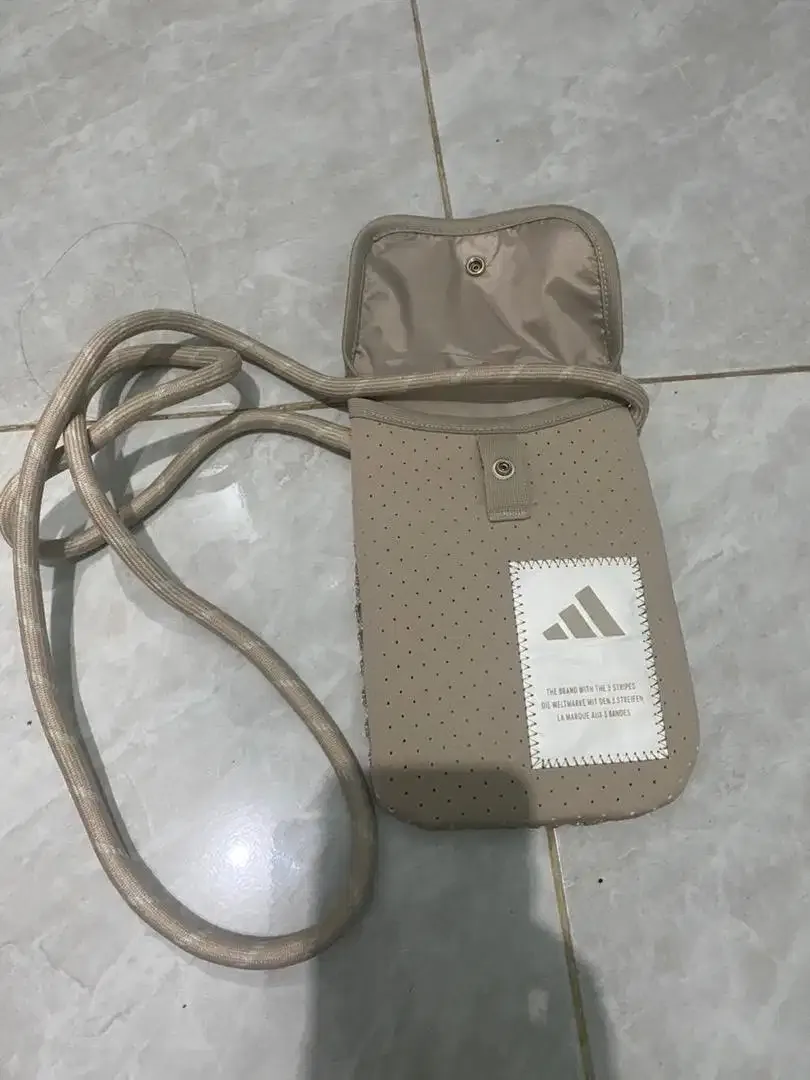 Tas selempang adidas - Image 1 of 3