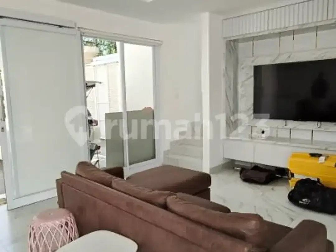 Modern Villa For Rent In Central Kerobokan - Fully Furnished With Private Pool - Image 2 of 5