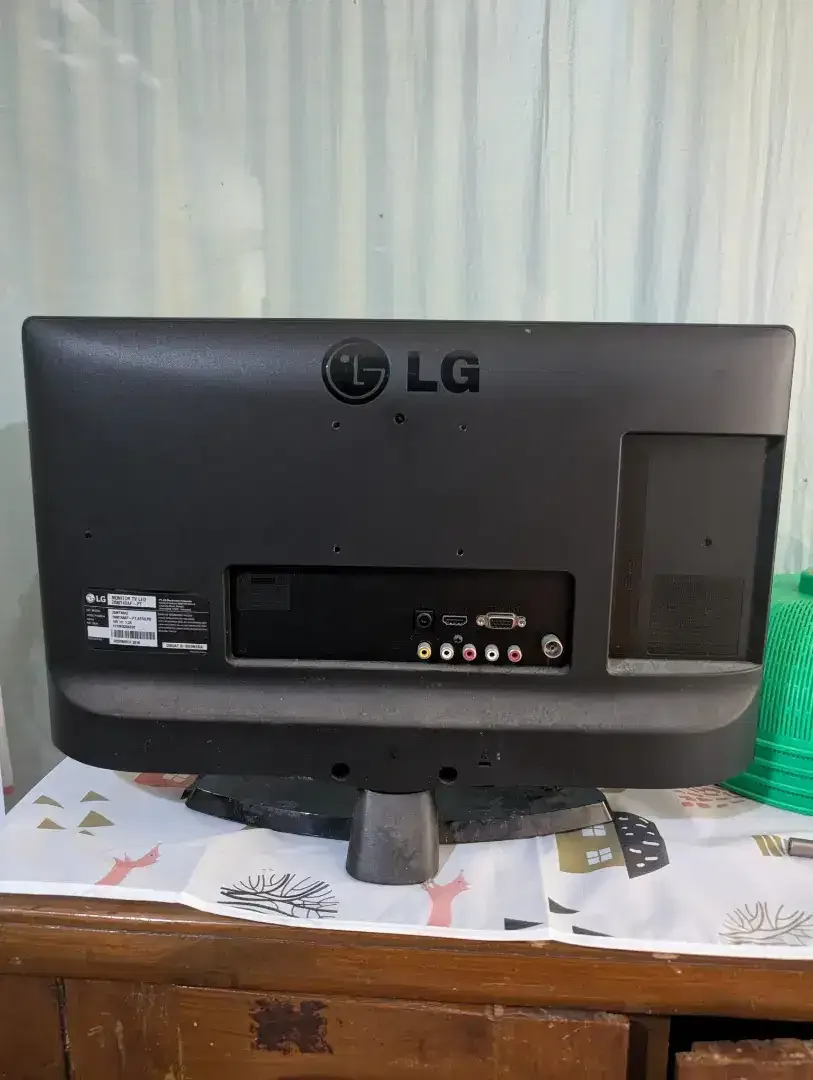 Tv LG 20inch like new - Image 3 of 4