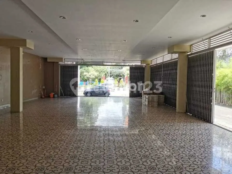 Dijual / Disewakan Ruko 3 Lantai dengan Lift Premium di Denpasar Barat - Image 2 of 4