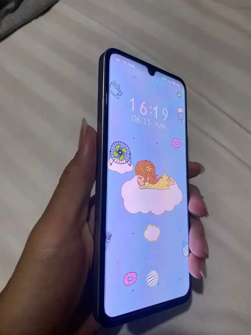 Vivo V25e memori 256/12+8GB garansi masih - Image 2 of 7
