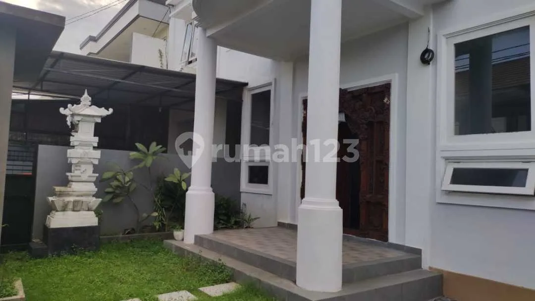 Rumah Tinggal 2 Lantai Siap Huni Dengan Garden Dilokasi Strategis Dekat Mall,tempat Kuliner, Sekolah, Universitas,rsu, Supermarket,wisata Pantai Diarea Denpasar Selatan - Image 1 of 4
