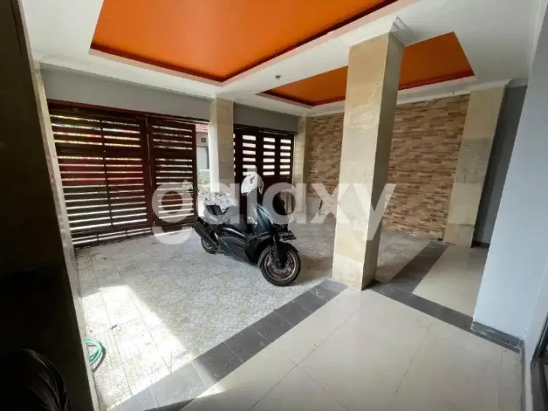 RUMAH DI DEKAT MCD DAN PANTAI DI ANGGREK JIMBARAN BADUNG, BALI - Image 2 of 10