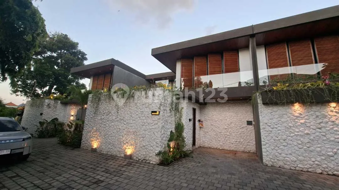 Modern Villa Bale Mansion - Sunset Road Kuta - Image 3 of 4