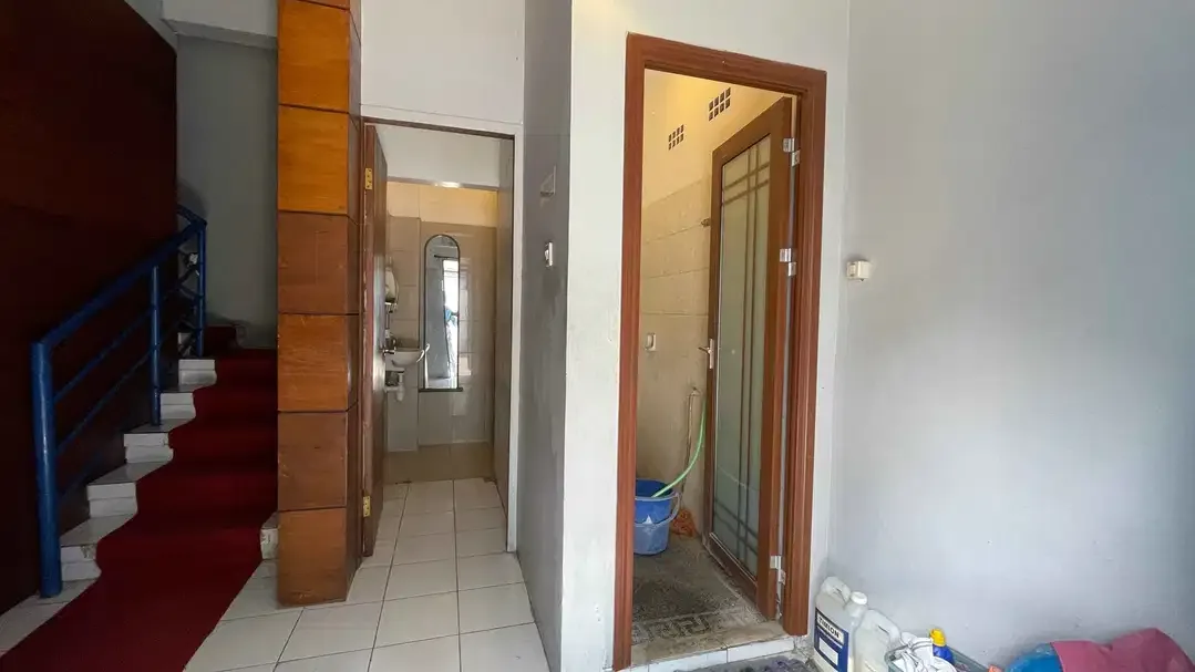 Dijual Ruko di Jalan Raya Kerobokan Dekat ke Seminyak dan Petitenget - Image 6 of 10