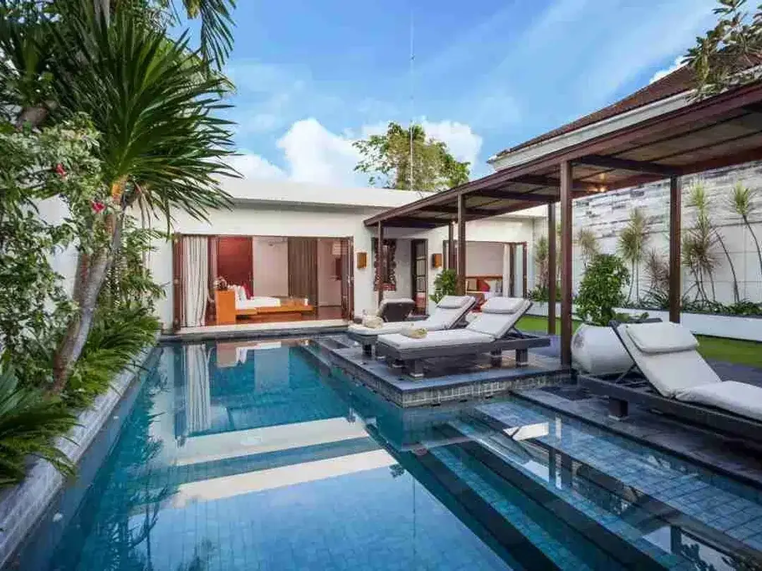 Luxury Villa Dekat Pantai Batu Belig Seminyak - Image 1 of 10