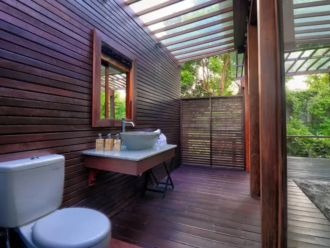 Prime 4 Bedroom Leasehold Villa Near Seminyak Beach Bali for Sale Leasehold - Image 10 of 10