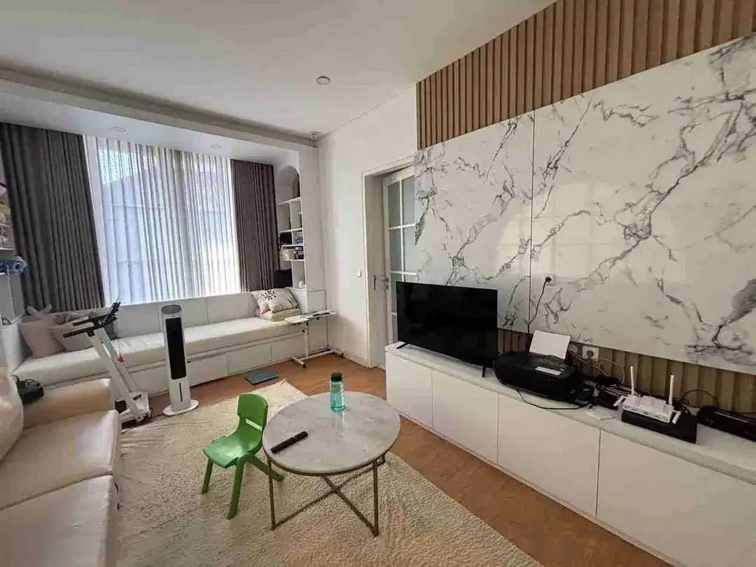 Dijual Rumah Premium 2 Lantai di Renon Denpasar – 4+1 KT, Kolam Renang, Fully Furnished - Image 7 of 9