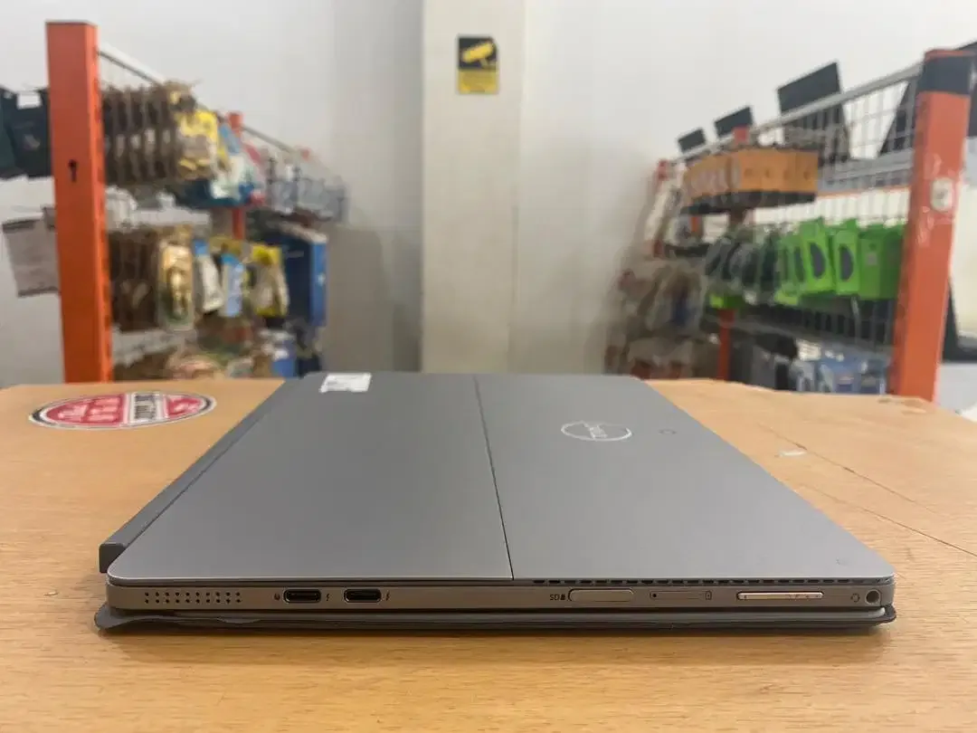 DELL Latitude 7210 2in1 Core i5Gen10 Ram 8GB SSD 256GB Slim Touchscren - Image 7 of 10