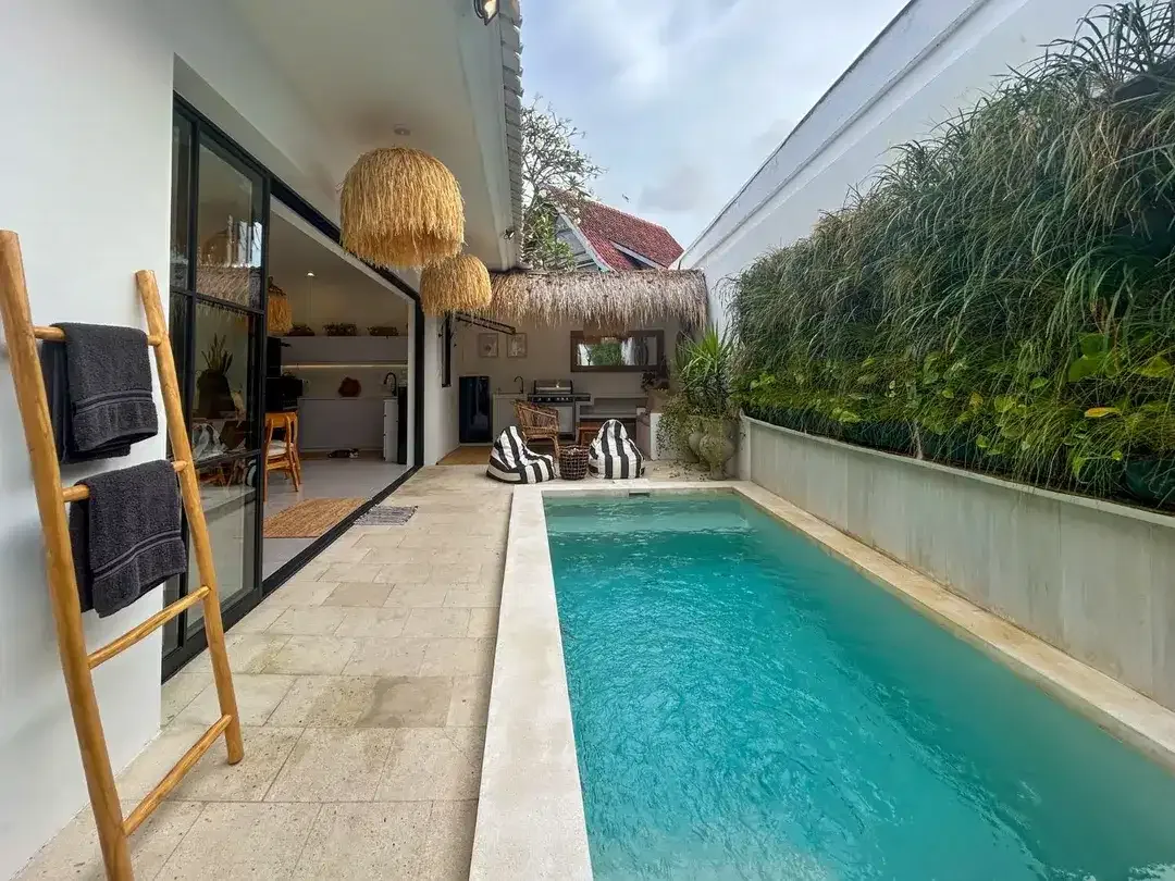 Villa Boho 2 Kamar Tidur dengan Furnish Lengkap di Seminyak Bali, Dijual Hak Sewa - Image 2 of 10
