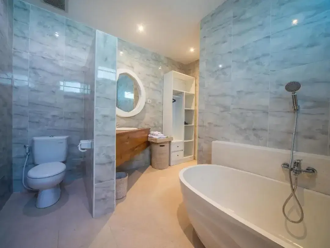 Beachfront 4 Bedroom Villa with Ocean View in Ketewel Bali for Sale Leasehold - Image 10 of 10