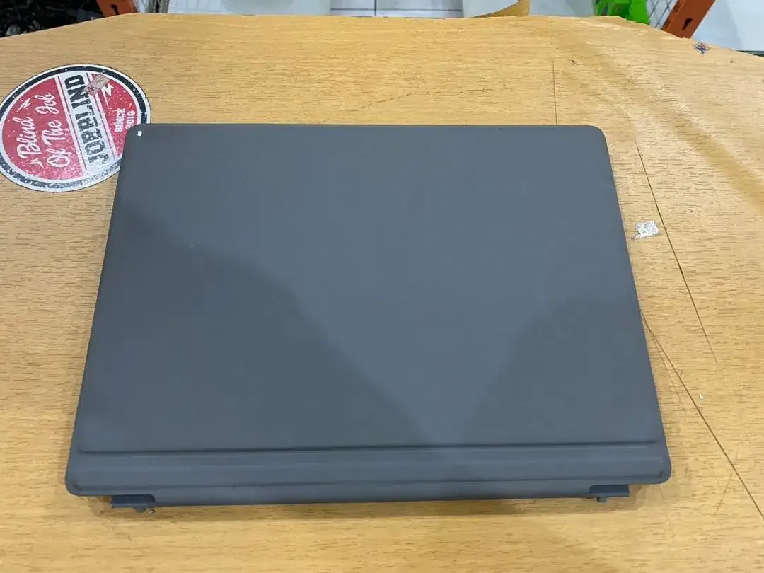 DELL Latitude E7200 2in1 Core i5Gen8 Ram 8GB SSD 256GB Slim Touchscren - Image 9 of 10
