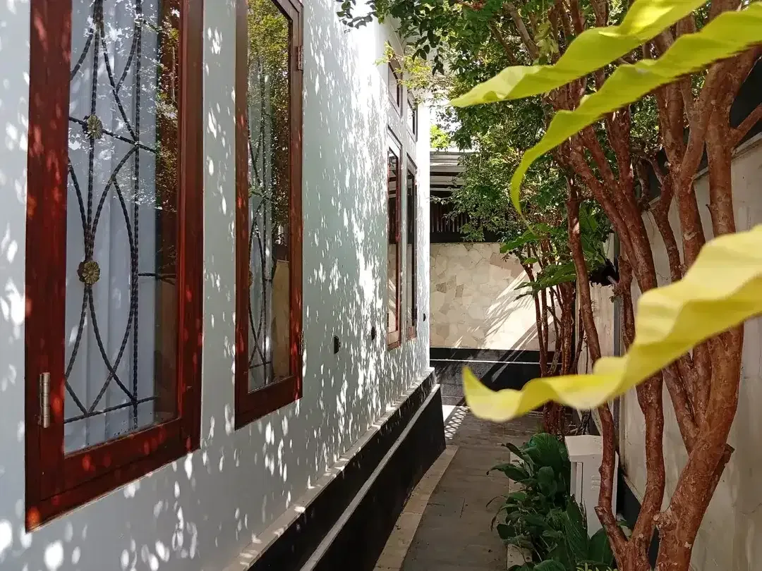 The Ultimate Family Retreat: Homey 6 Bedroom Freehold Villa Near Saba Beach! - Image 6 of 10