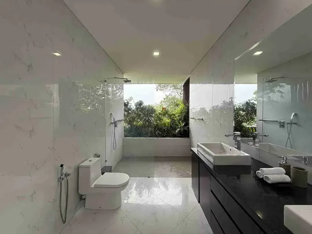 Luxury Villa Tropical 2 Lantai Dekat Pantai Balangan Jimbaran - Image 7 of 10
