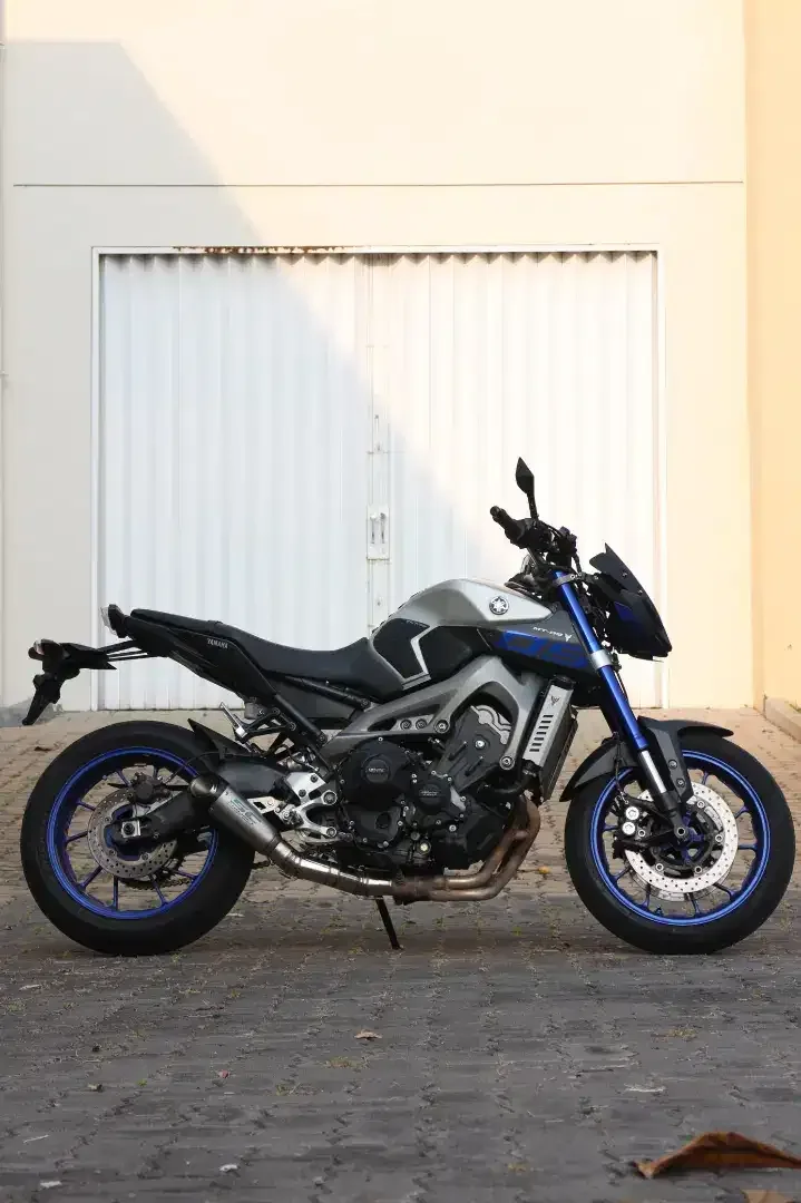 Yamaha Mt09 2017 Blue Race, kondisi full cakep. Full mulus, no PR. - Image 9 of 10