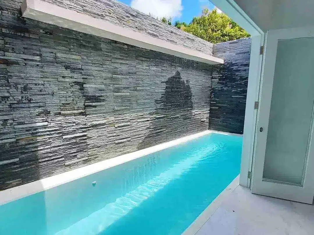 Dijual villa lokasi  Jalan Pura Masuka Gg. Camp Ungasan Badung - Bali.

Lokasi tenang dengan lingkungan villa - villa mewah dan dekat dengan Pantai Melasti - Image 7 of 10