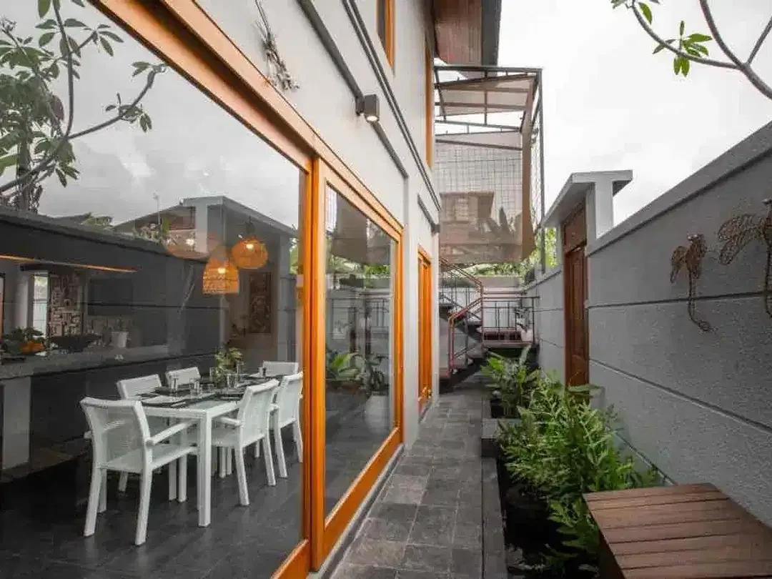VILLA FOR SALE
BERAWA  CANGGU
WALKING DISTANCE TO  
 TO RESTORANT & cafe - Image 9 of 10