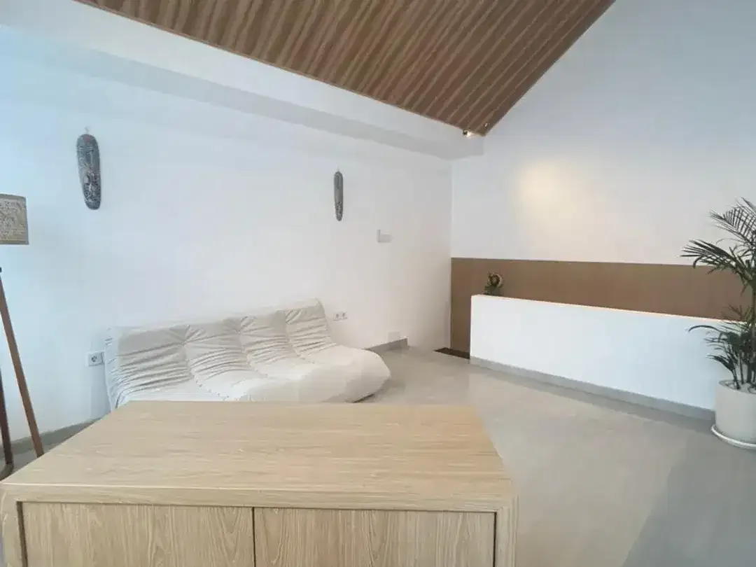 Tropical 2 bedroom Villa In Kerobokan for Rent - Image 9 of 10