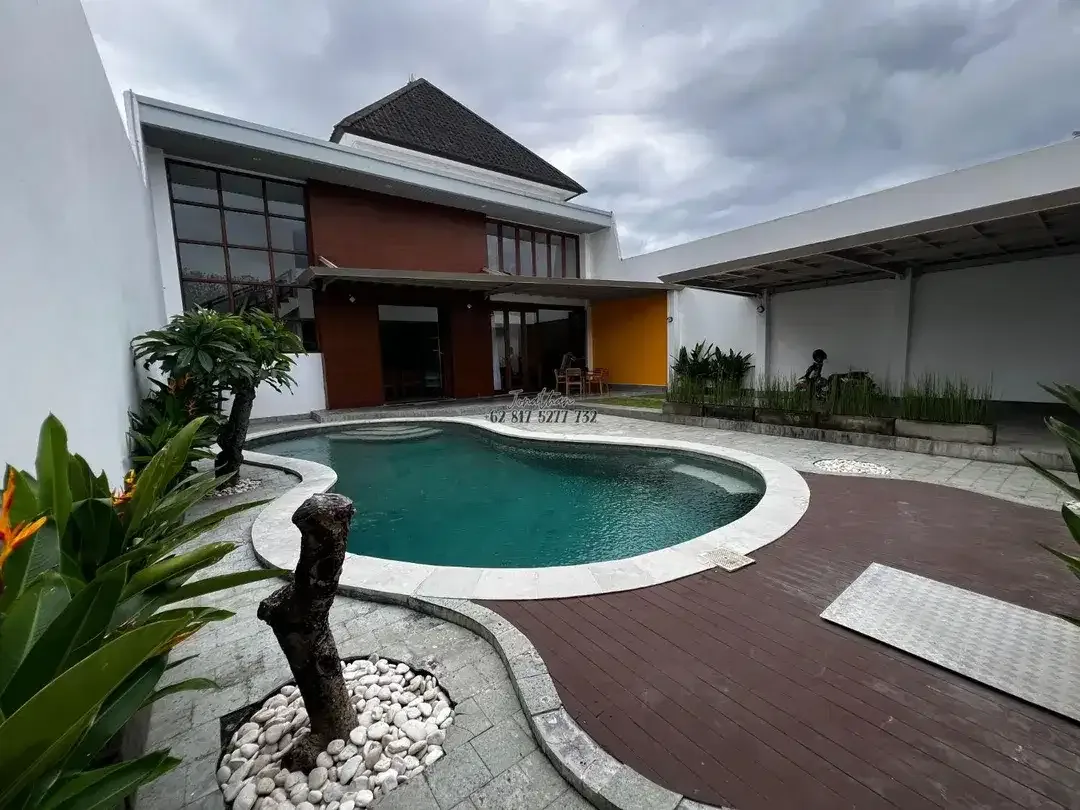 VILLA MODERN 2 LANTAI FULL FURNISHED DI TAMAN SARI KEROBOKAN BADUNG - VSAD - Image 1 of 10