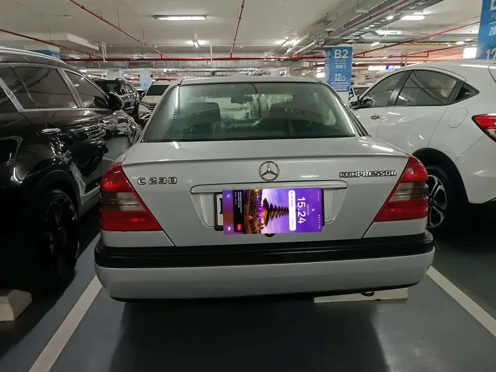 Mercedes-Benz C230 1997 Bensin - Image 4 of 4