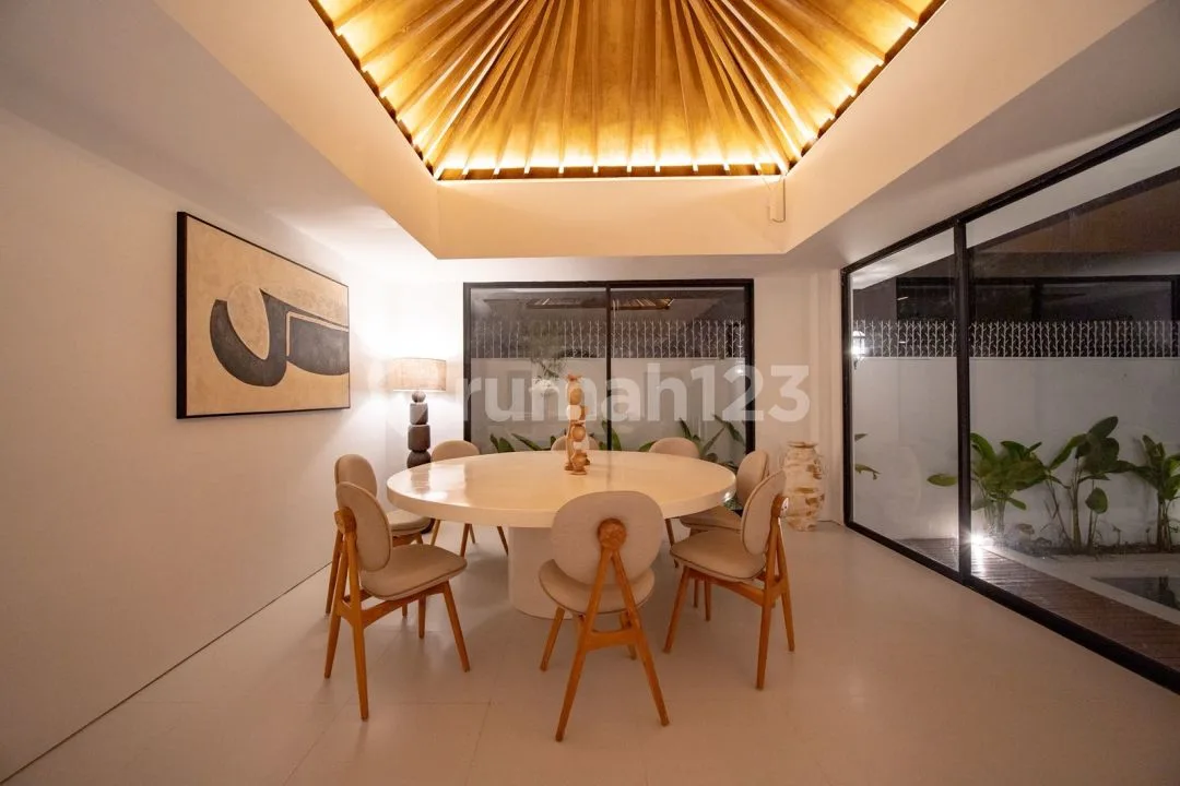 4Br Mediterranean Freehold Villa, Walk To Finns & Beach, Berawa - Image 3 of 4