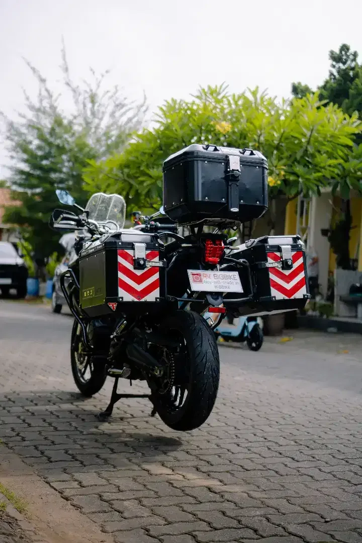Triumph Tiger 800 2014 Black FULL OHLINS, for touring - Image 3 of 10