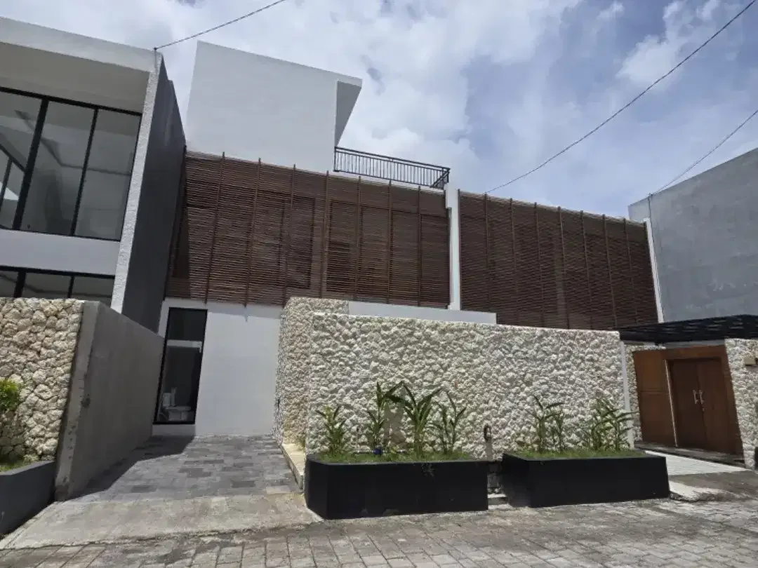 DI JUAL VILLA DI CLUSTER AREA NUSA DUA BALIDEKAT PINTU TOLL NUSA DUA - Image 1 of 10