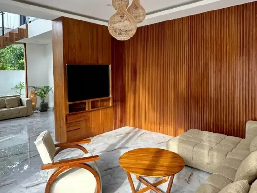 Dijual - Villa Mewah 3 Lantai di Nusa Dua, Bali - Image 3 of 4