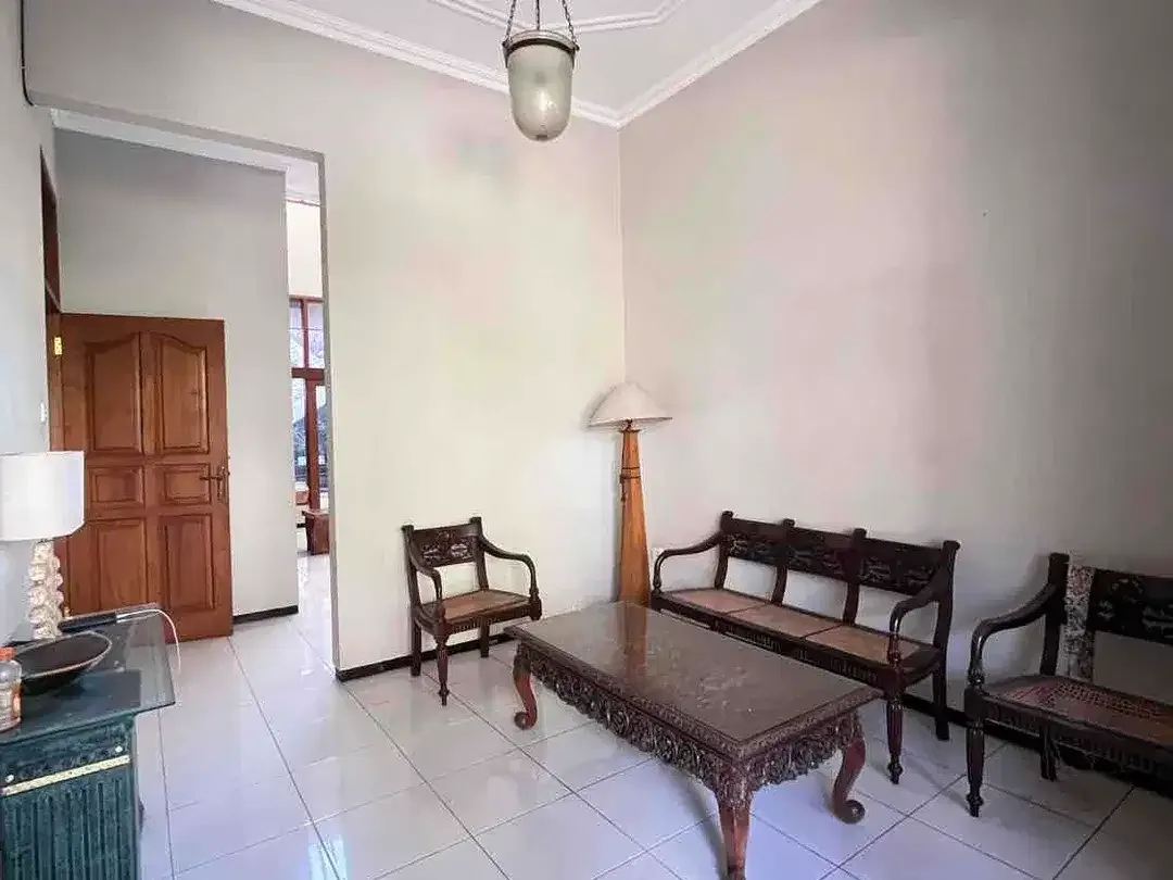 Disewakan rumah 2 lantai siap huni, tipe modern 4 Kamar Tidur - Image 2 of 10