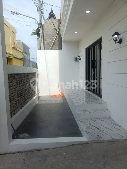 Rumah Tinggal Nyaman 2 Lantai One Gate System Didenpasar - Image 3 of 4