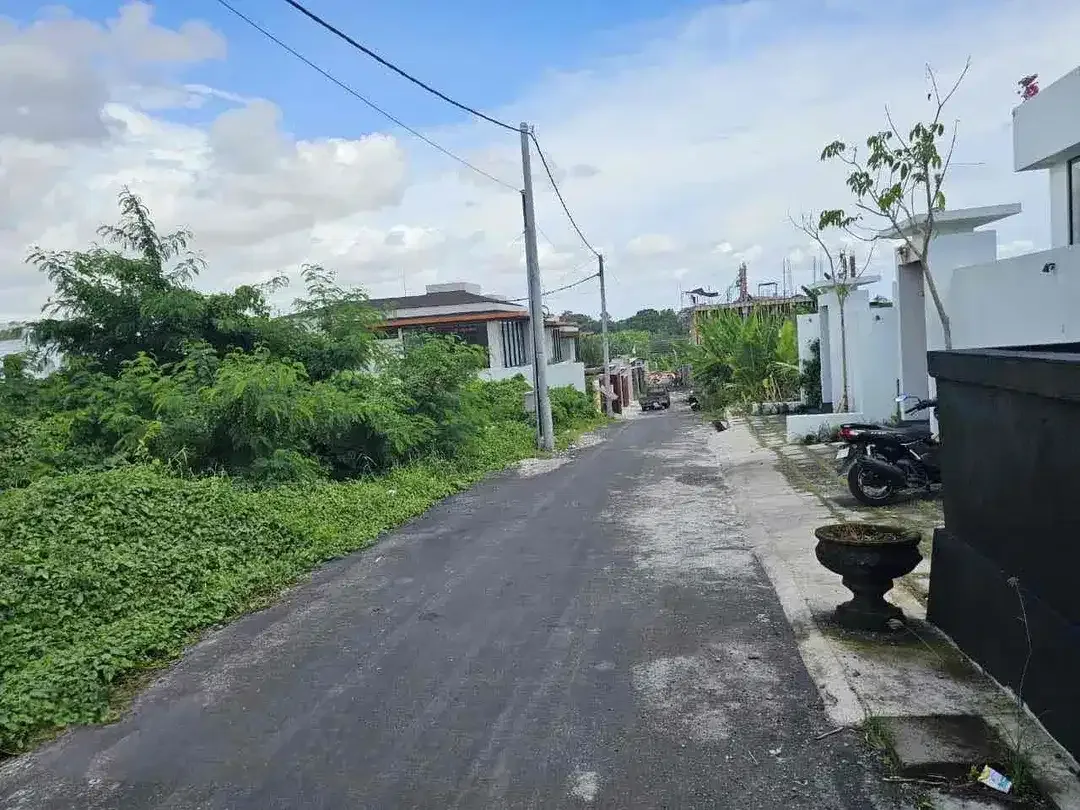 Tanah langka premium siap bangun sdh kawasan villa lokasi Tumbakbayuh - Image 1 of 5