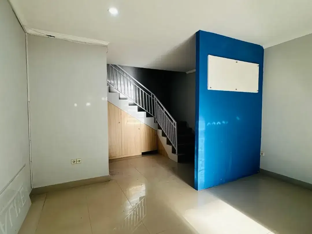 DISEWAKAN Ruko Baru Renovasi 2 Lantai Renon - Denpasar Selatan - Image 5 of 9