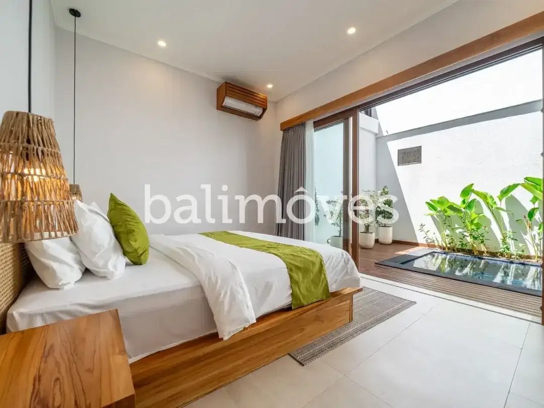 Kompleks Vila Tepi Pantai Baru dengan Tiga Kamar Tidur di Sanur - Image 4 of 10