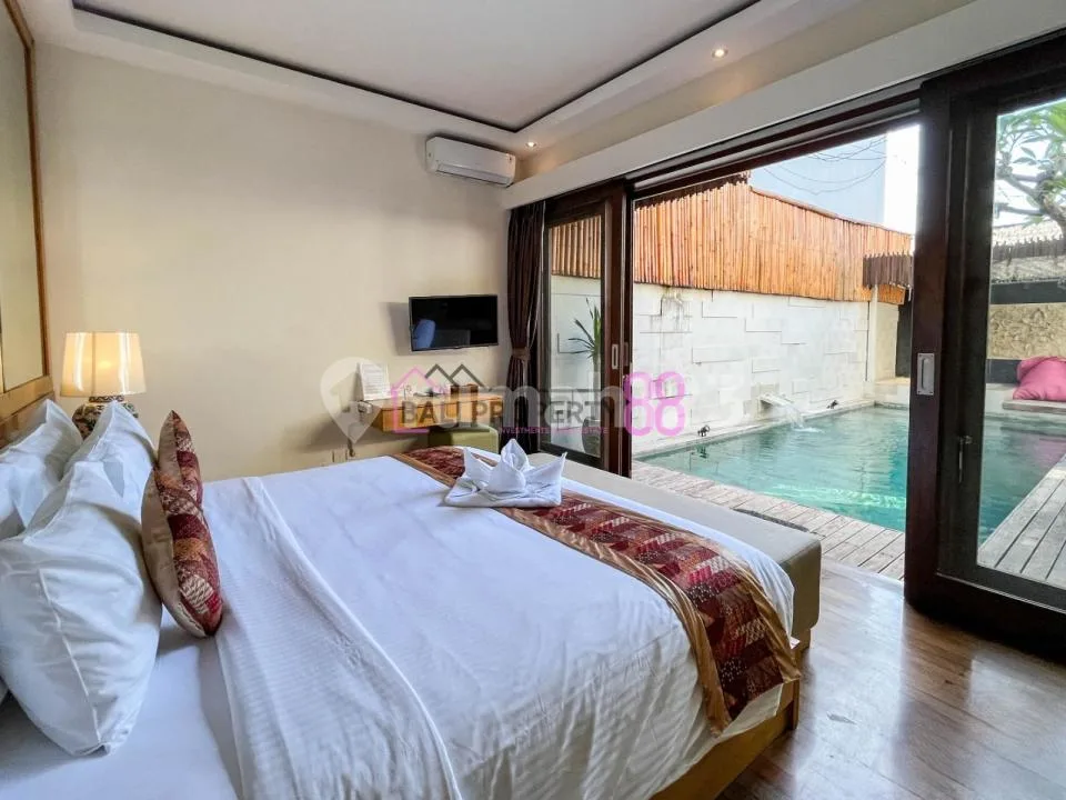 Modern Villa Mewah dengan Jacuzzi dan Kolam Renang Pribadi di Seminyak | 3 KT - Image 3 of 4