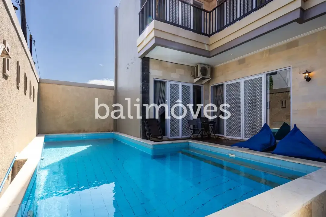 Dijual Hak Milik Villa Tiga Kamar Tidur Di Sanur - Image 1 of 10