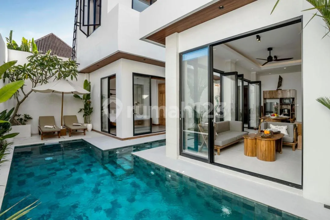 Yearly Rent Brand New 3 Bedrooms Villa Furnished In Kerobokan - Image 4 of 4