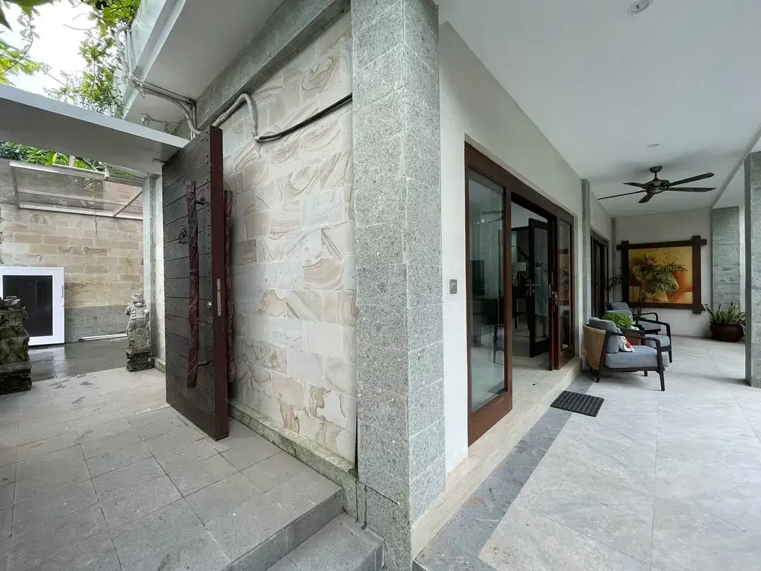 4 BEDROOMS FULLY RENOVATED VILLA IN PADONAN FOR SALE - Image 7 of 10