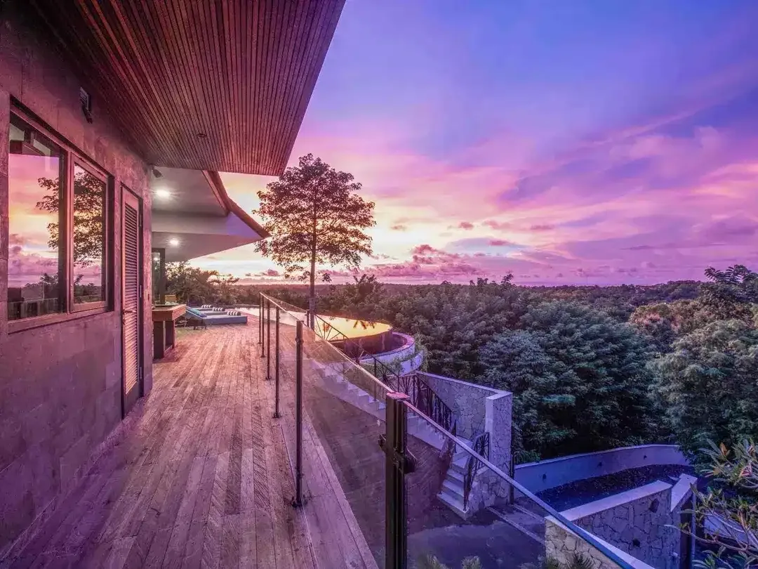 STUNNING SIX-BEDROOM VILLA WITH PANORAMIC SEAVIEW AND SUNSET AT ULUWATU - Image 5 of 10