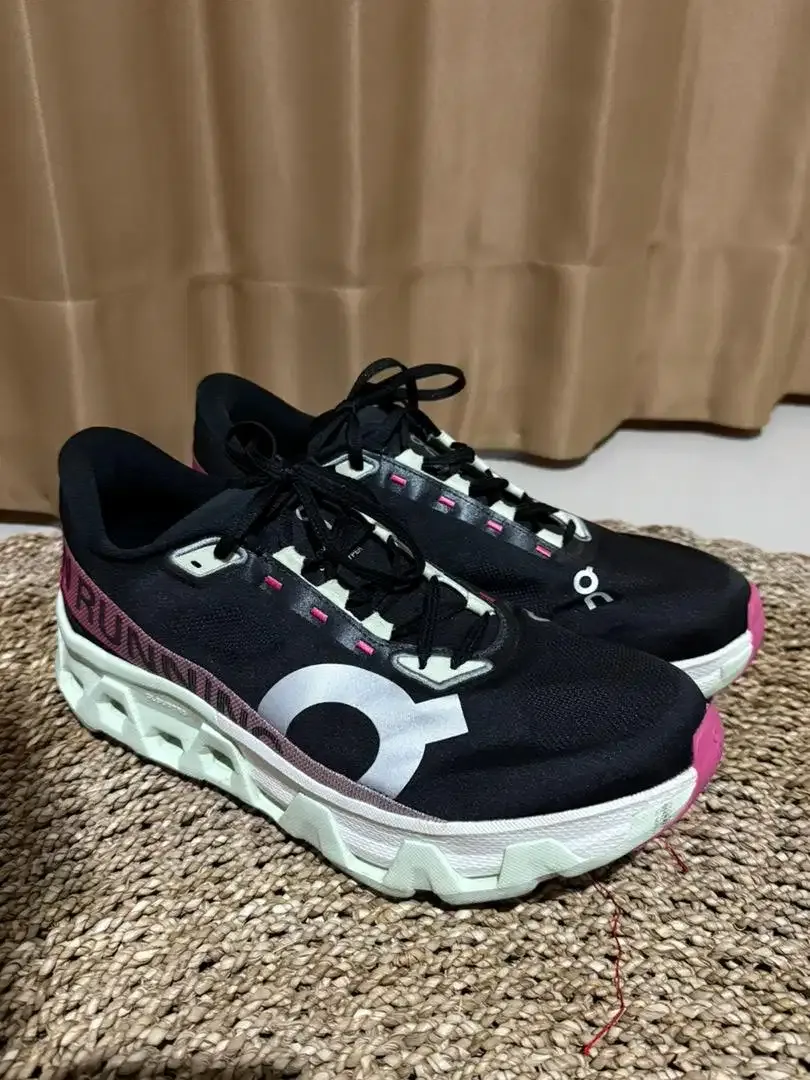 OnCloud Sepatu Pria Asli Size 45 BAGUS - Image 2 of 5