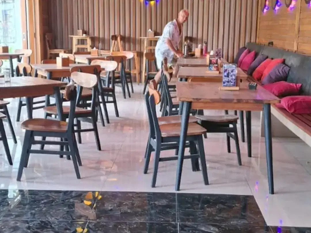 Ex Cafe Disewakan di Sisi Pantai Sanur Bali - Image 2 of 5