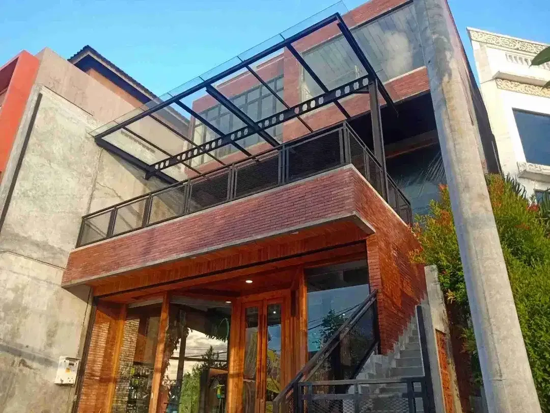 jual gedung 4 lantai ada lift , video tron di jln utama Dewi Sri Kuta Bali - Image 3 of 10