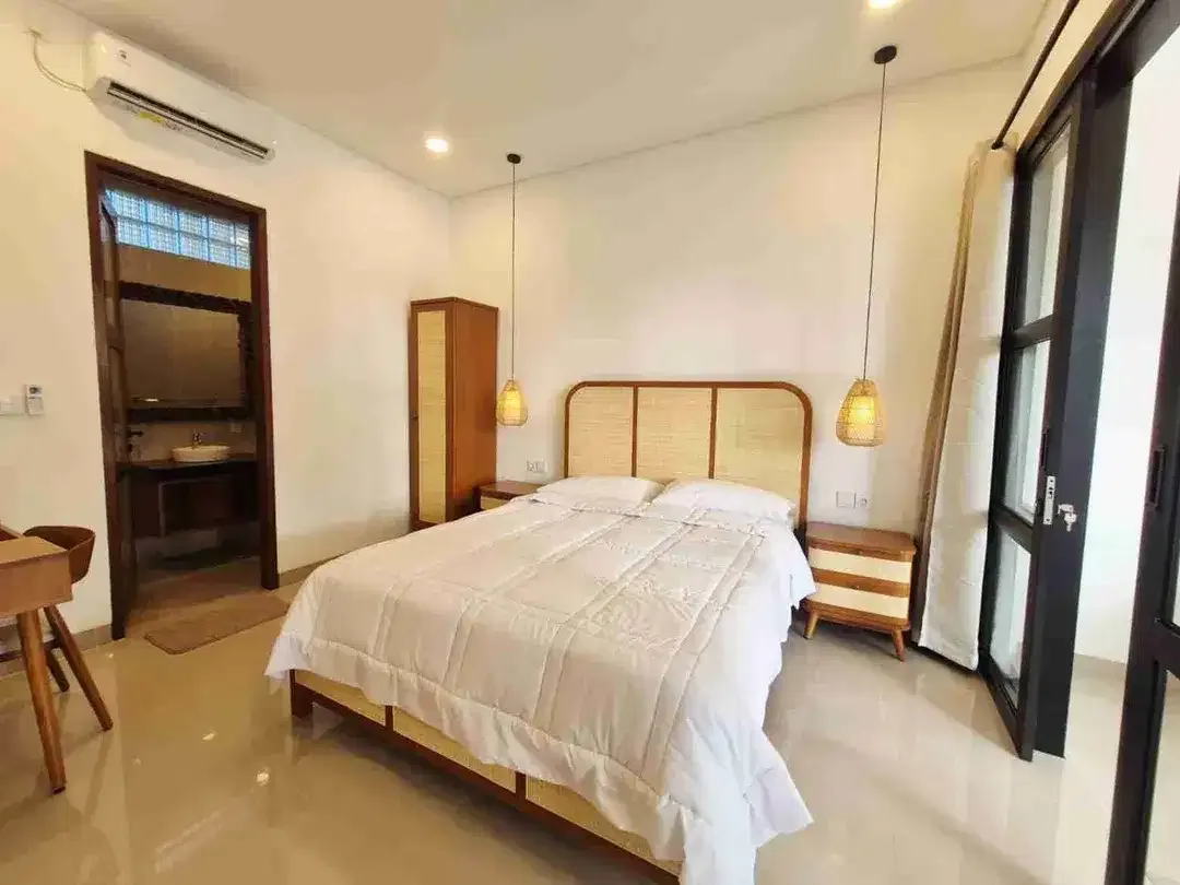Brand New Modern Villa in cozy environment Taman Mumbul - Image 6 of 10