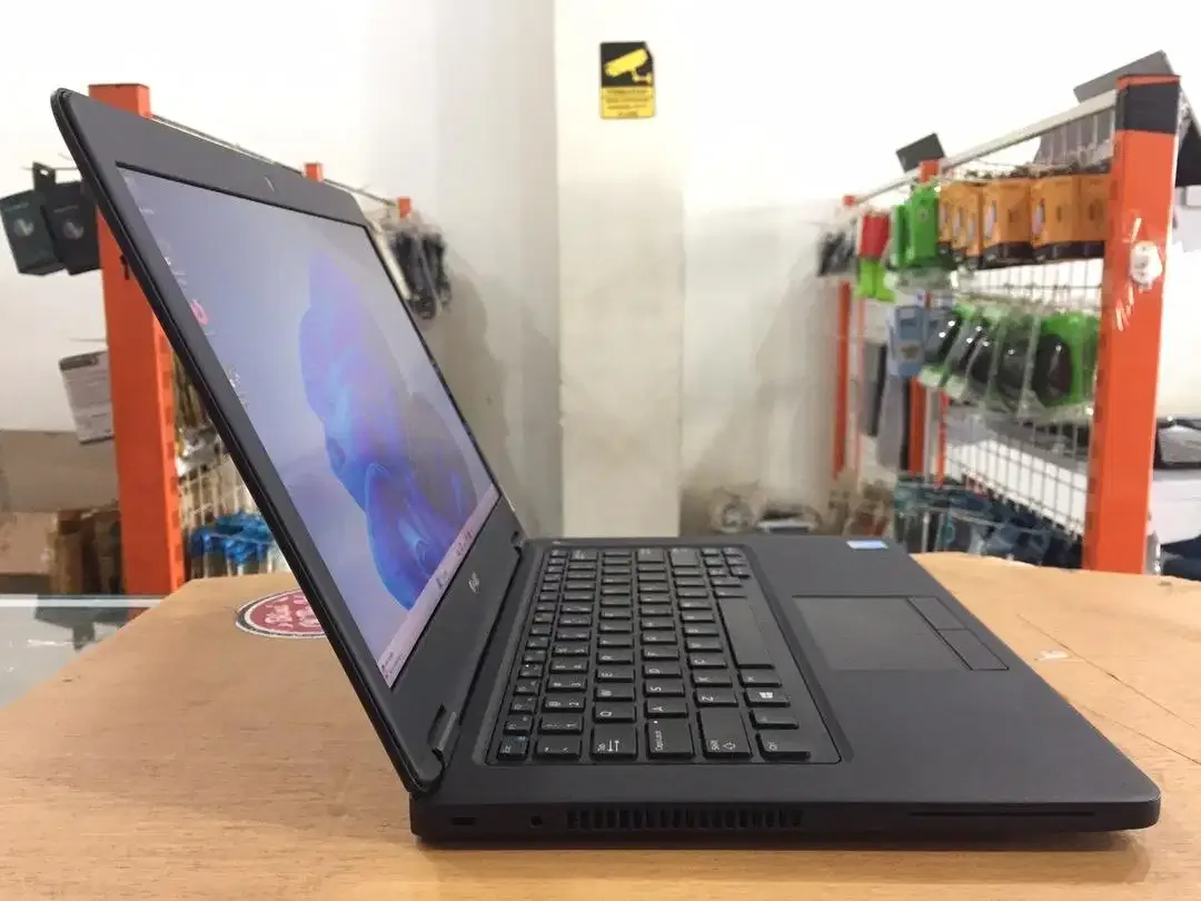 DELL Latitude E5450 Core i7 Ram 8GB SSD 256GB VGA Nvidia 2GB Mulus - Image 3 of 10