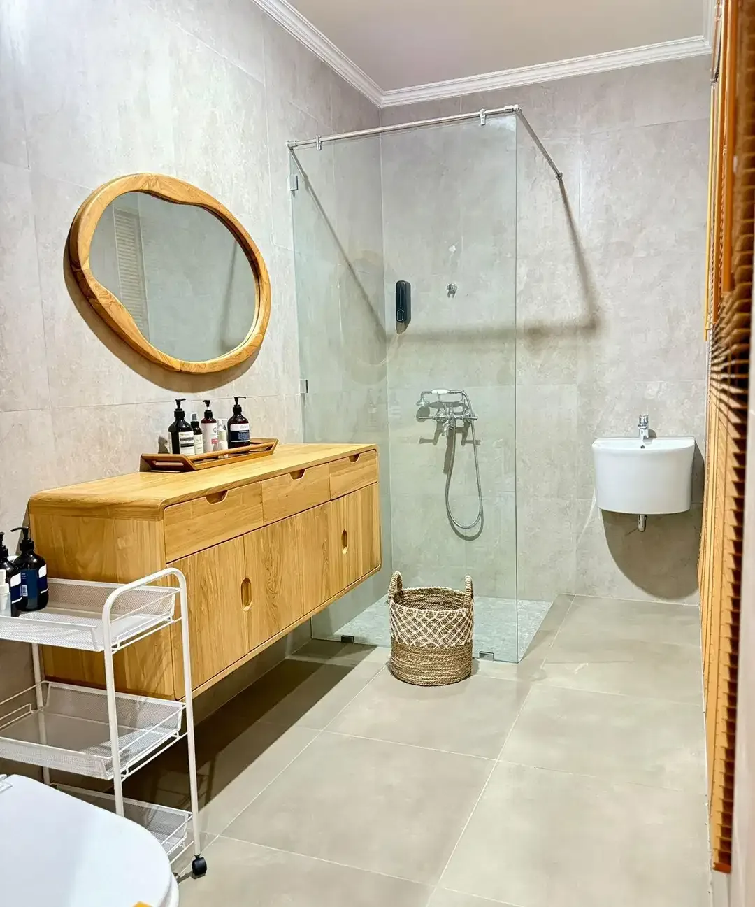HOUSE FOR RENT FULLY FURNISHED IN SEMINYAK BADUNG - Image 6 of 7