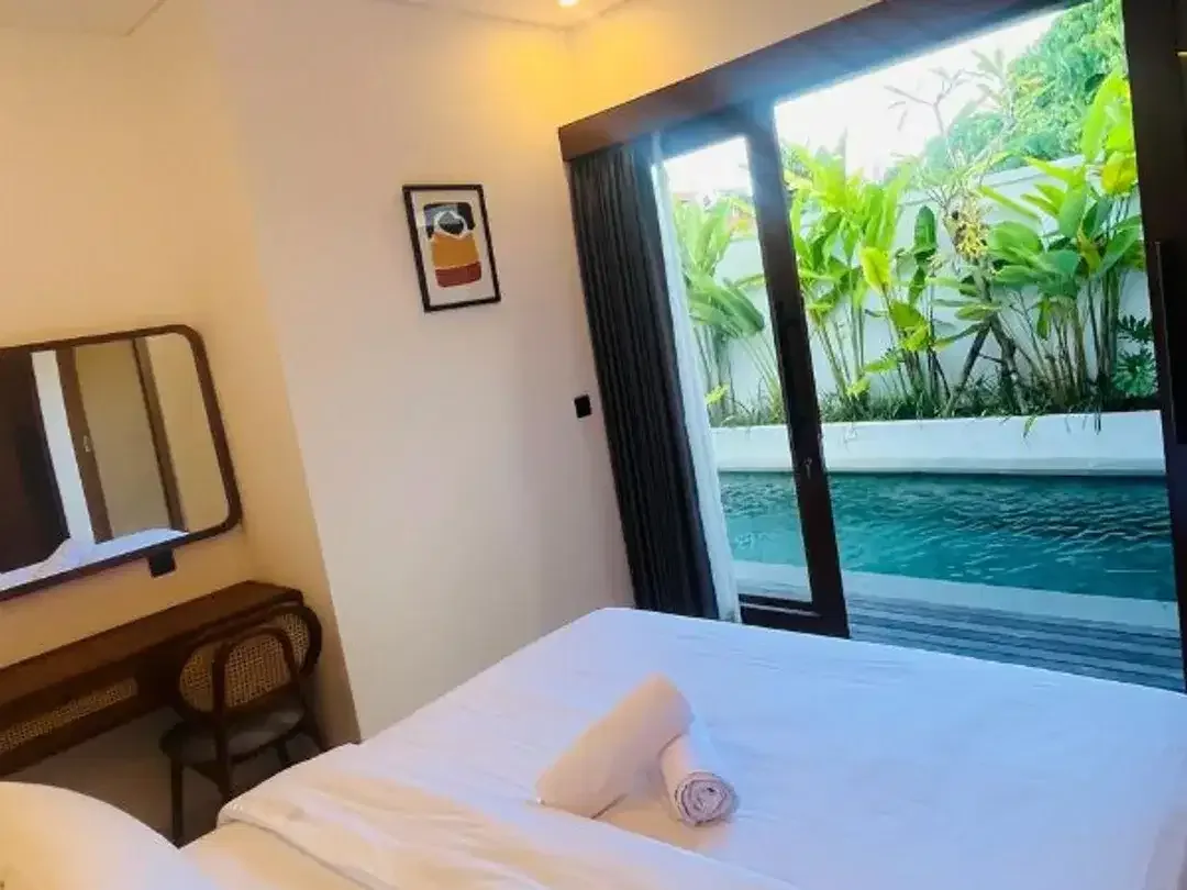 VILLA MODERN TROPICAL DI CEPAKA MENGWI BADUNG - Image 7 of 10