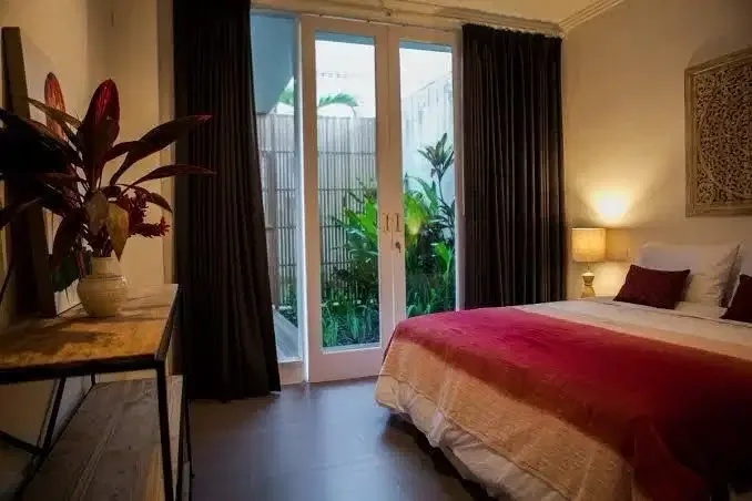 VILLA DIJUAL DI JIMBARAN DEPAN INTERCON FULL FURNISHED - Image 7 of 9