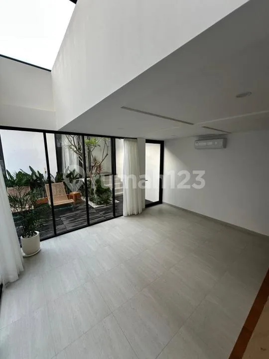 Disewakan Brand New Villa Modern Minimalis 2Br Fully Furnished di Kerobokan Bali H - Image 2 of 4