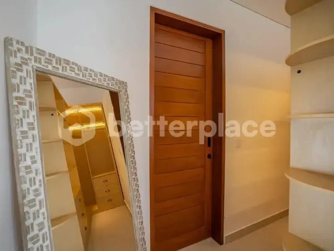 Charming and Modern 3 Bedroom Villa in Kerobokan Area - Image 8 of 10