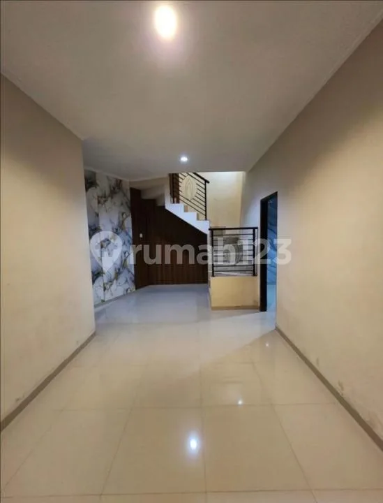 Rumah 2 Lantai Strategis Dekat Citraland Denpasar - Image 3 of 4
