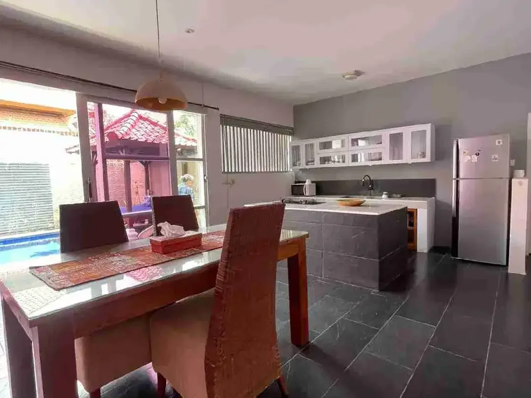 2 BEDROOMMS FULL FURNISHED VILLA DI JALAN GUNUNG SALAK KEROBOKAN - Image 8 of 10
